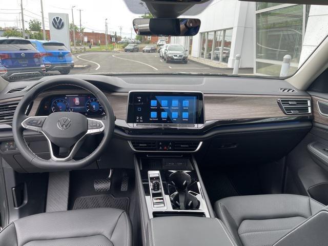 new 2025 Volkswagen Atlas car, priced at $49,755