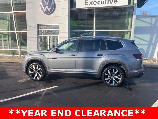 used 2024 Volkswagen Atlas car, priced at $45,509