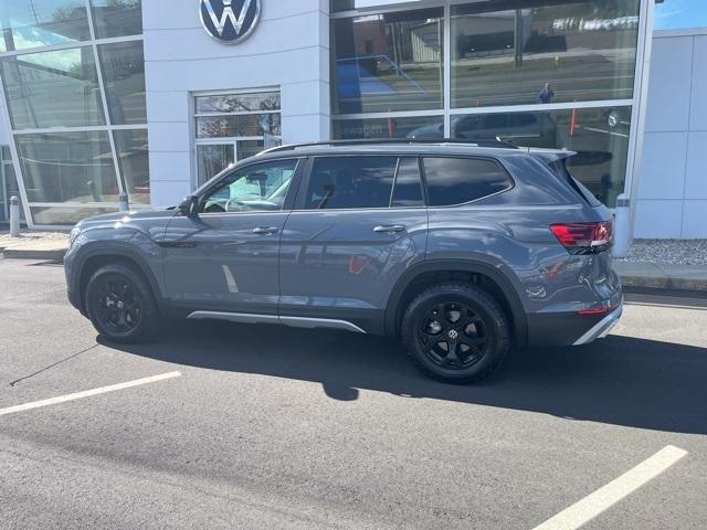 new 2024 Volkswagen Atlas car, priced at $50,134