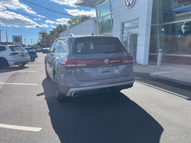 new 2024 Volkswagen Atlas car, priced at $50,134