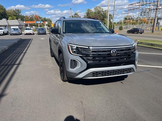 new 2024 Volkswagen Atlas car, priced at $50,134