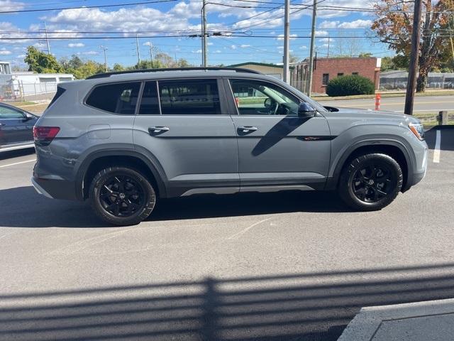 new 2024 Volkswagen Atlas car, priced at $50,134