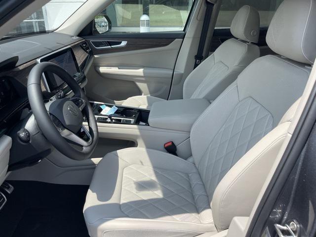 new 2025 Volkswagen Atlas car, priced at $53,739