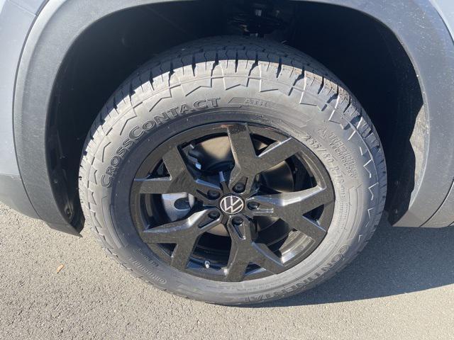 new 2026 Volkswagen Atlas car, priced at $47,670