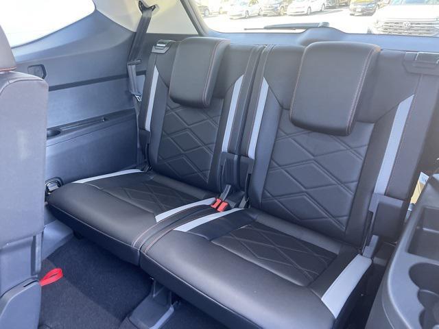 new 2026 Volkswagen Atlas car, priced at $47,670