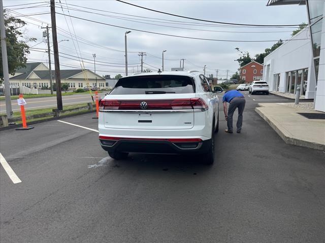 new 2024 Volkswagen Atlas Cross Sport car, priced at $40,991