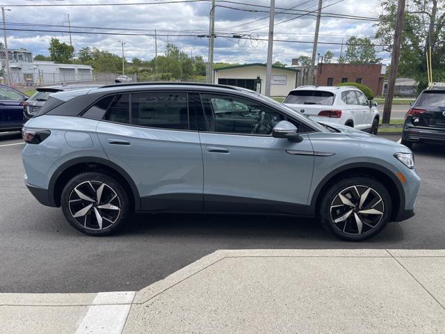 new 2025 Volkswagen ID.4 car, priced at $54,517