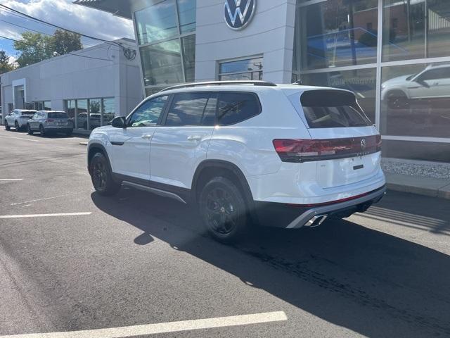 new 2024 Volkswagen Atlas car, priced at $49,336