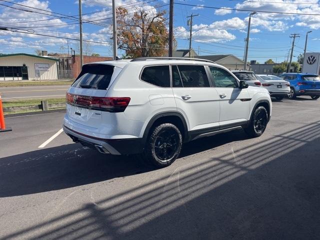 new 2024 Volkswagen Atlas car, priced at $49,336