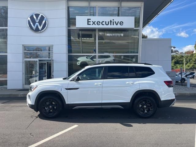 new 2024 Volkswagen Atlas car, priced at $49,336