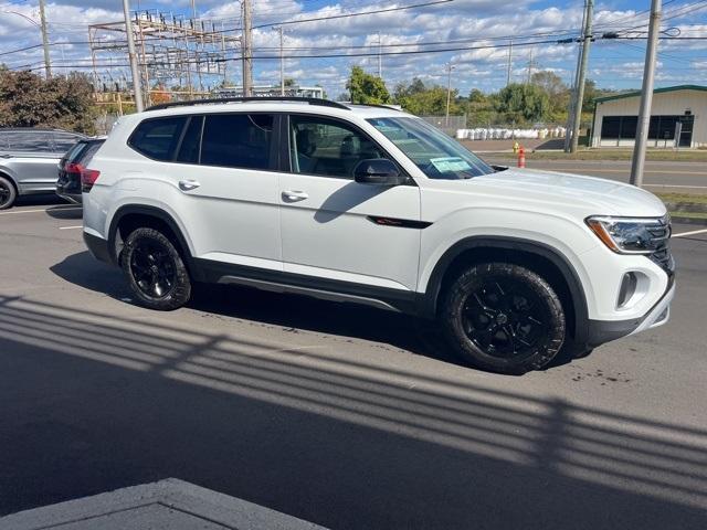 new 2024 Volkswagen Atlas car, priced at $49,336