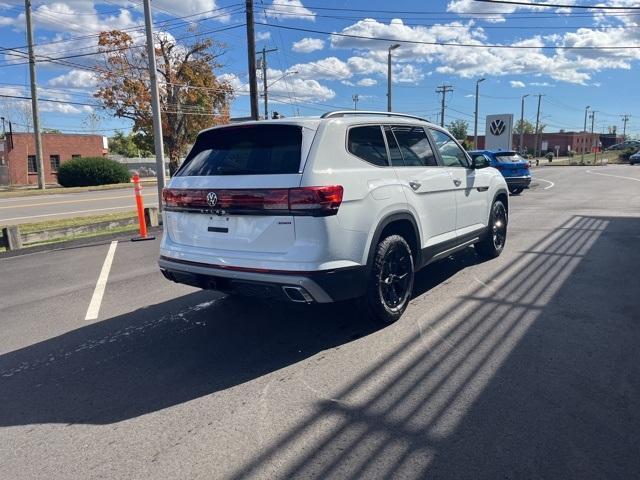 new 2024 Volkswagen Atlas car, priced at $49,336