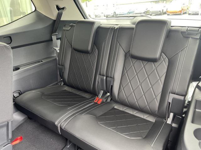 new 2025 Volkswagen Atlas car, priced at $54,573