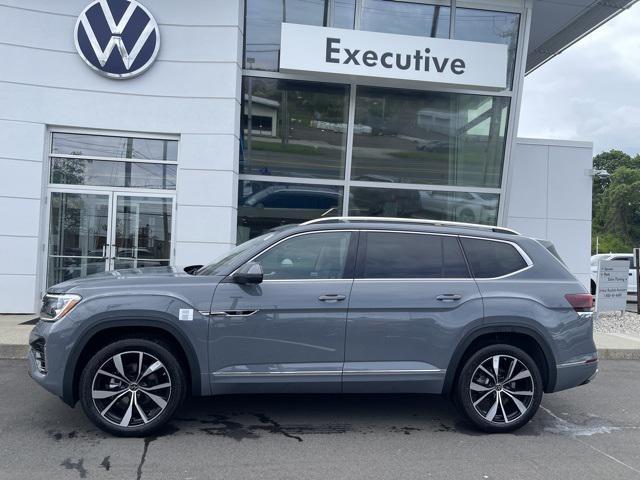 new 2025 Volkswagen Atlas car, priced at $54,573