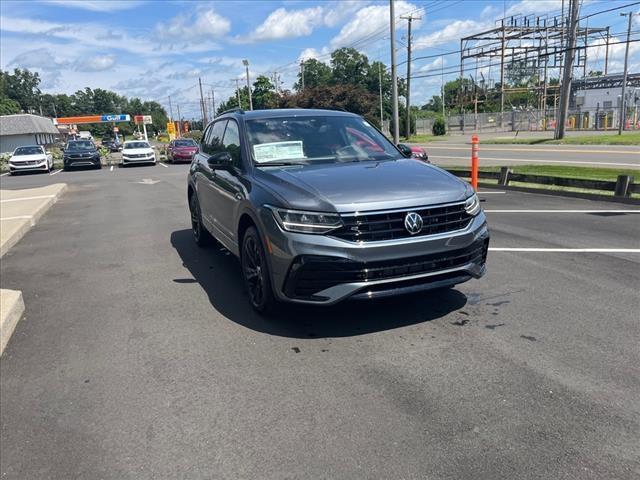 new 2024 Volkswagen Tiguan car, priced at $39,403