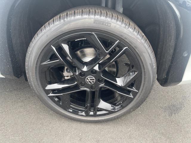 new 2025 Volkswagen Tiguan car, priced at $36,749