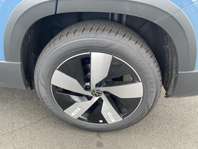 new 2025 Volkswagen Taos car, priced at $27,571