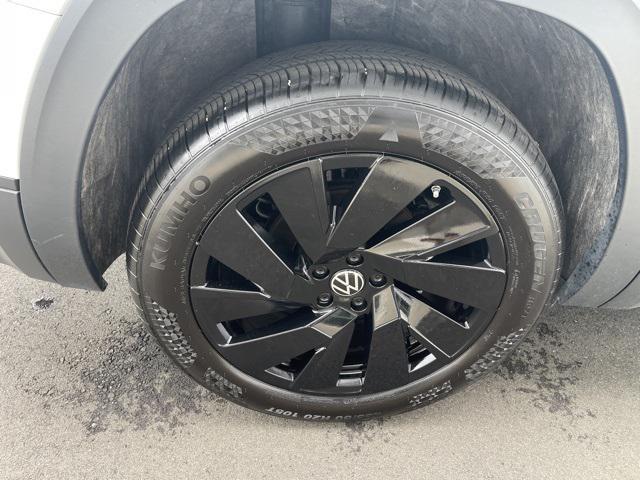used 2024 Volkswagen Atlas car, priced at $38,975