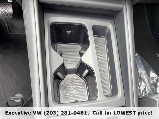 new 2025 Volkswagen Tiguan car, priced at $32,052