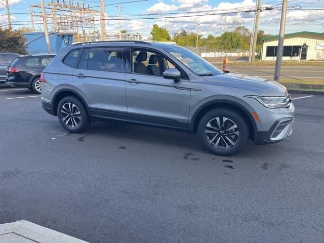 new 2024 Volkswagen Tiguan car, priced at $33,449