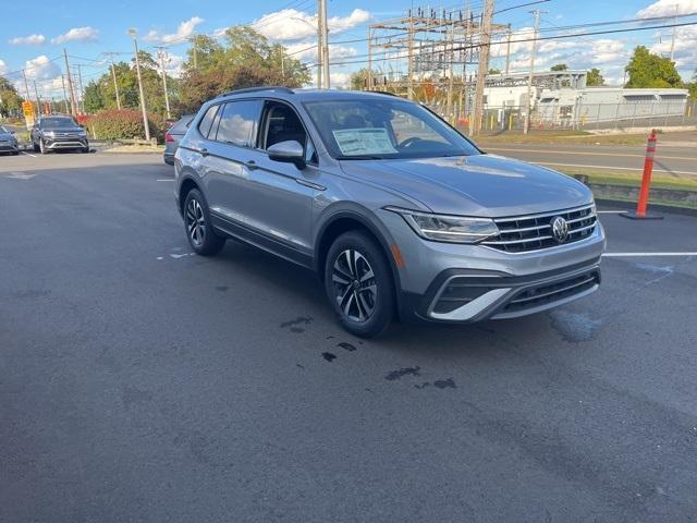 new 2024 Volkswagen Tiguan car, priced at $33,449