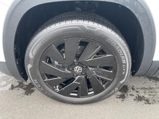 used 2024 Volkswagen Atlas car, priced at $36,994