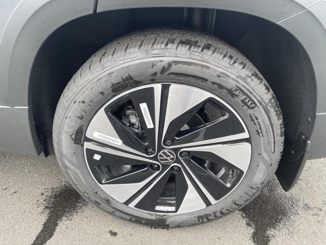 new 2025 Volkswagen Taos car, priced at $32,293