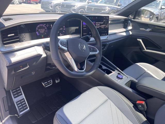 new 2025 Volkswagen Tiguan car, priced at $37,993