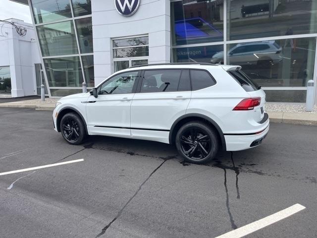 new 2024 Volkswagen Tiguan car, priced at $39,004