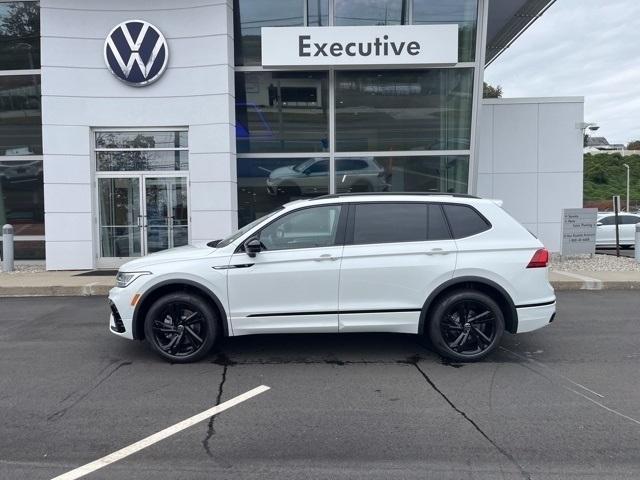 new 2024 Volkswagen Tiguan car, priced at $39,004