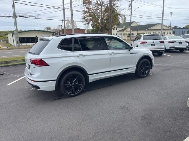 new 2024 Volkswagen Tiguan car, priced at $39,004