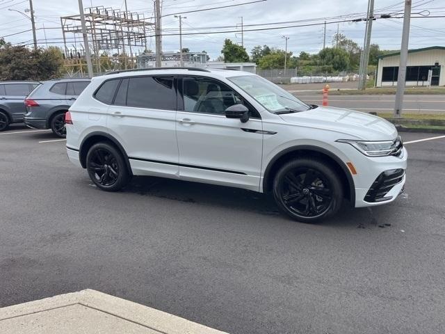 new 2024 Volkswagen Tiguan car, priced at $39,004