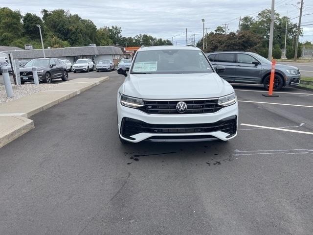 new 2024 Volkswagen Tiguan car, priced at $39,004