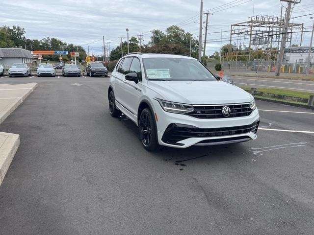 new 2024 Volkswagen Tiguan car, priced at $39,004