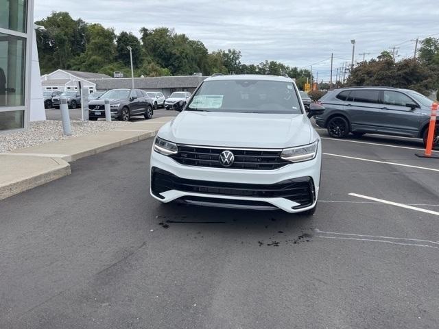 new 2024 Volkswagen Tiguan car, priced at $39,004