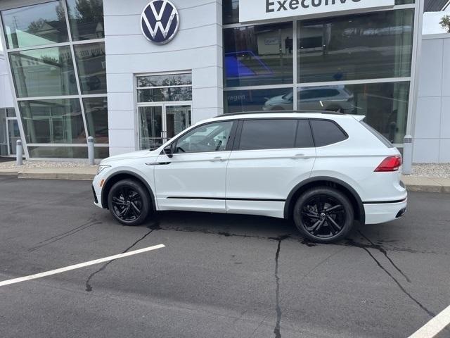 new 2024 Volkswagen Tiguan car, priced at $39,004