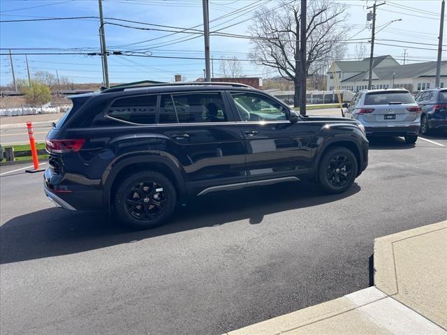 new 2024 Volkswagen Atlas car, priced at $52,721