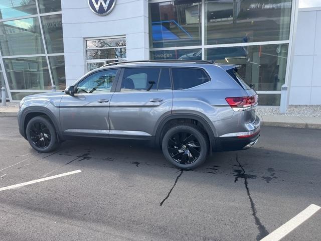 new 2024 Volkswagen Atlas car, priced at $47,987