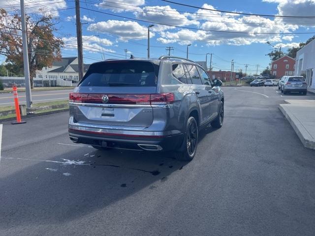 new 2024 Volkswagen Atlas car, priced at $47,987