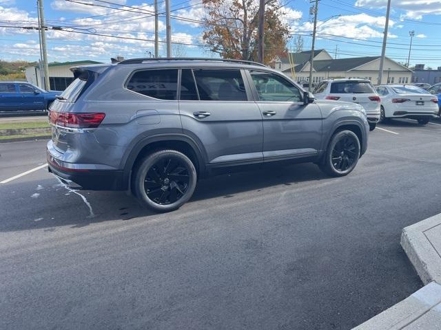 new 2024 Volkswagen Atlas car, priced at $47,987