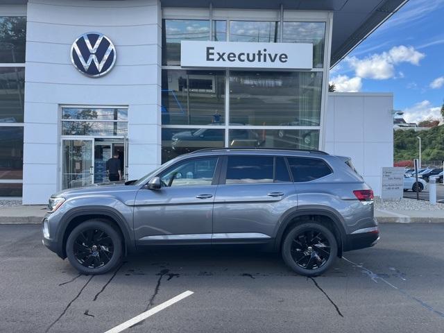 new 2024 Volkswagen Atlas car, priced at $47,987