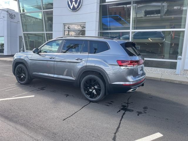 new 2024 Volkswagen Atlas car, priced at $47,987