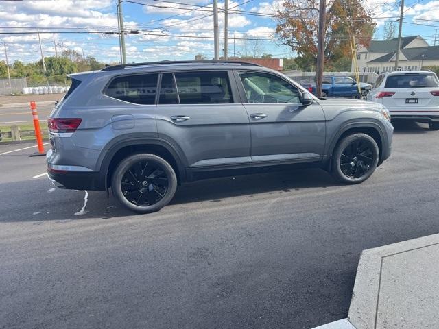 new 2024 Volkswagen Atlas car, priced at $47,987