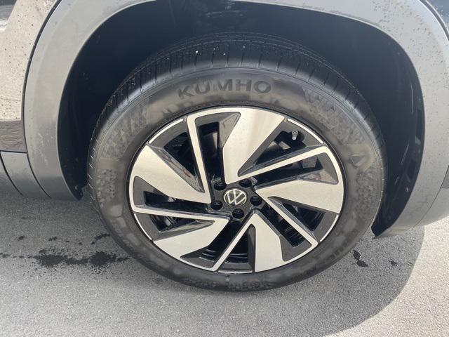 used 2024 Volkswagen Atlas car, priced at $42,942