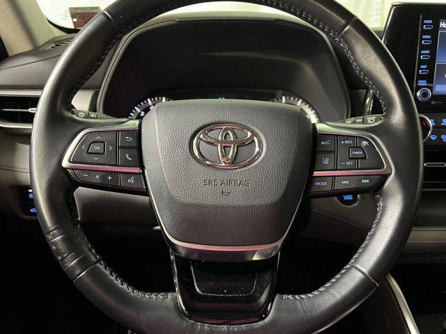 used 2021 Toyota Highlander car, priced at $32,500