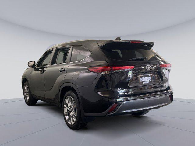 used 2021 Toyota Highlander car, priced at $35,750