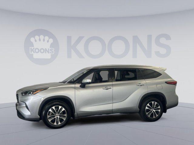 used 2021 Toyota Highlander car, priced at $32,500