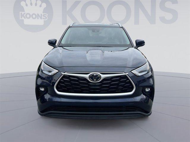used 2022 Toyota Highlander car, priced at $32,000