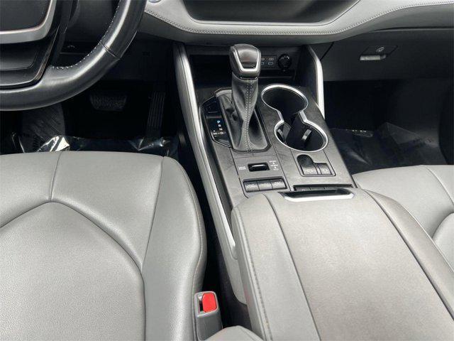 used 2022 Toyota Highlander car, priced at $32,000