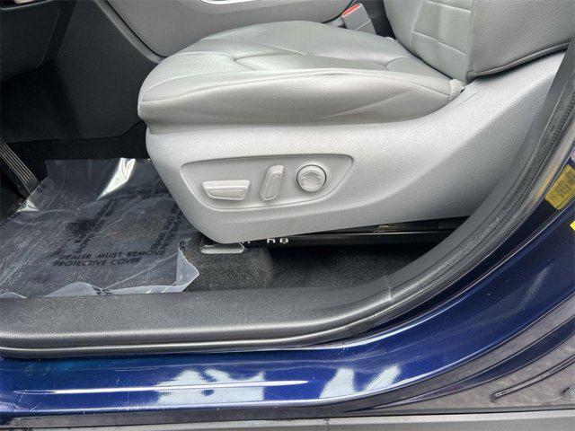 used 2022 Toyota Highlander car, priced at $32,000